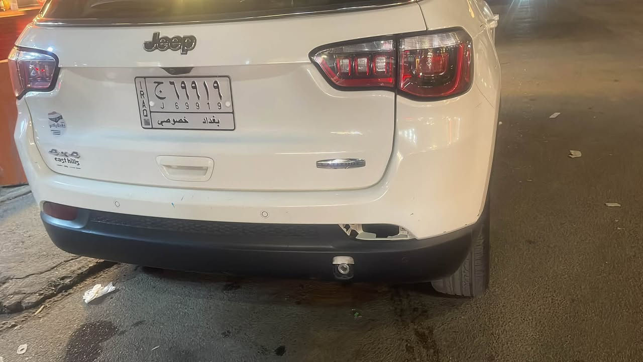 السلام عليكم اخوان كومباس موديل ٢٠٢٠ بيها حادث مثل ماموضح بالصوره دعاميه وجاملغ بارد
السياره نواقصها الفسفوره الخلفيه والهلال الي فوك الجاملغ وتبريد كمبريسر وشاشه عطلانه فقط 

السياره فول مواصفات من عده الفتحه اشاير بالمري حساسات خلفيه وبالمري تدفئه كشنات وستيرن بصمه تو كلر رقمها بغداد مميز وبعد بيها هواي مواصفات ناسيهن السياره تشتغل مابيها شي شغل واطلع للبصره سعرها من الاخير ٩٥ ورقه للاستفسار *********** مكانها بغداد حي الجهاد
