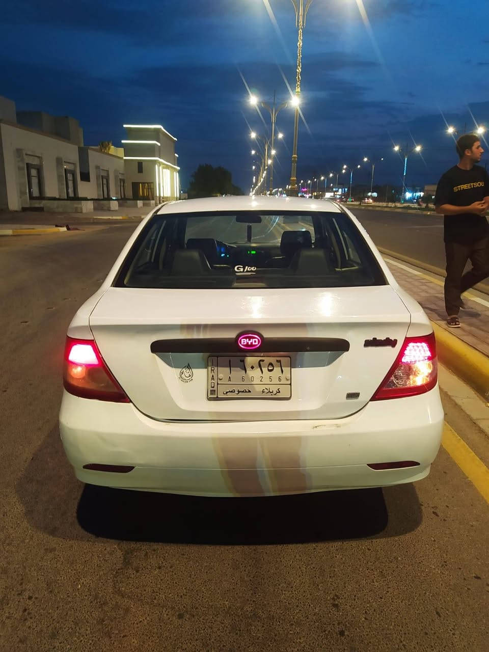 السلام عليكم 
بيوايدي f3 موديل 2020 رقم كربلاء السيارة حره محرك وكير وحداديه كفاله تبريد ثلج سياره تخم تاير جديد السياره كفاله ماعدا بارد بالباب العبري السيارة حيل نظيفه داخل اسود جلد السيارة ربع ماتذب عليها  

مكان السيارة كربلاء 
رقم الهاتف /***********
السعر 65 بيها مجال
