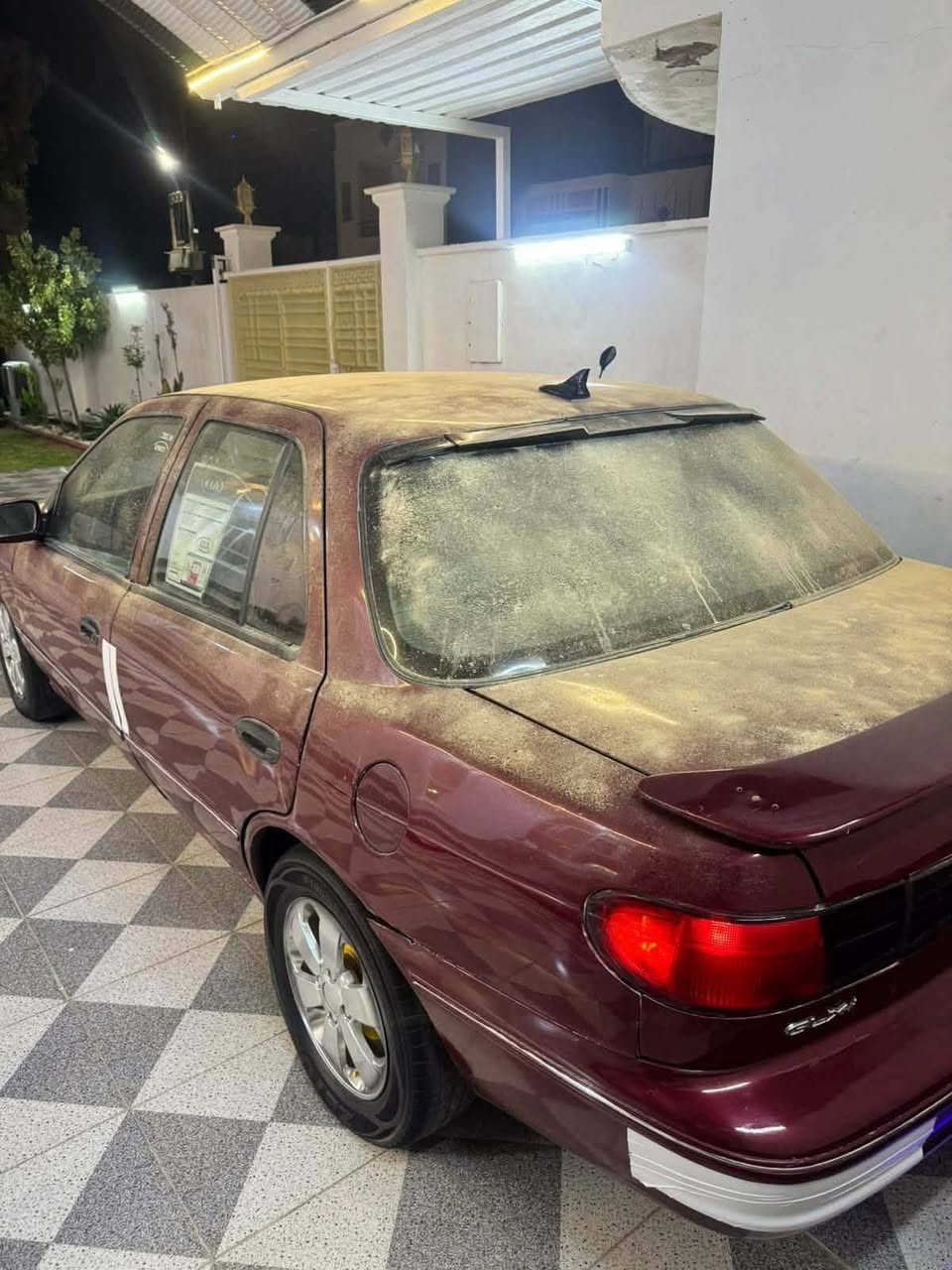 سلام عليكم
للبيع كيه سيفيا 
محرك وكير وصدر وكهربائيات كلها فول 
تخم تاير جديد 
تبريد ثلج 
السياره مصبوغة عام اثر جراد 
داخلها مدوشم 
سعر 33 وبيها مجال 
للاستفسار ***********
