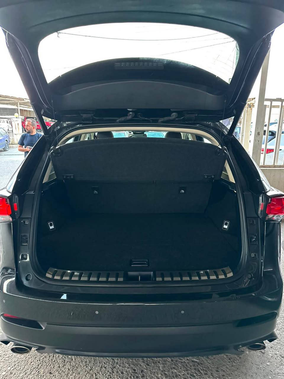 للبيع Lexus NX 300 F sport

موديل 2021 وارد امريكي 

السيارة ماشية121 كيلومتر قابل للزيادة 

فل اوبشن 

محرك 2.0L twin turbo 

حساسات امامي خلفي

رادرات امامي خلفي مع نقاط عمياء ونضام تحديد المسار والقيادة شبه ذاتية وتحذير قبل الاصطدام والإيقاف الذاتي 

كروز مثبت سرعة 

كراسي جلد مع تدفأة و تبريد + تحكم كهربائي للسائق والراكب 

فتحة سقف 

تدفأة + شفتات ناقل حركة بالسترينق 

السيارة تفاعلية بالأوامر الصوتية المباشرة 

بصمة تشغيل مع دخول ذكي للأبواب الأربعة 

اضواء زينون و LED مع اضواء نهارية 

اضواء ترحيب محيطية عند الاقتراب من السيارة 

شاشة + كاميرا خلفية 

المري الجانبية كهربائية مع خاصية التعتيم الذاتي

ثلاث أنظمة للقيادة (eco,normal,sport) مكاني البصره فقط اتصال او واتساب غير متواجد على الفيس ***********اسياسيل
***********كورك
سياره كلين مكفوله دعاميه ل دعاميه
فقد شبر باب خلفي صبغ بدون معجون بدون ايرباك
رقم شانصي JTJDARDZ8M2249617
عنوان سياره موجوده عقره. ساعه بعيدا عن أربيل موصل 
تحياتي لجميع اكر, نينوى
