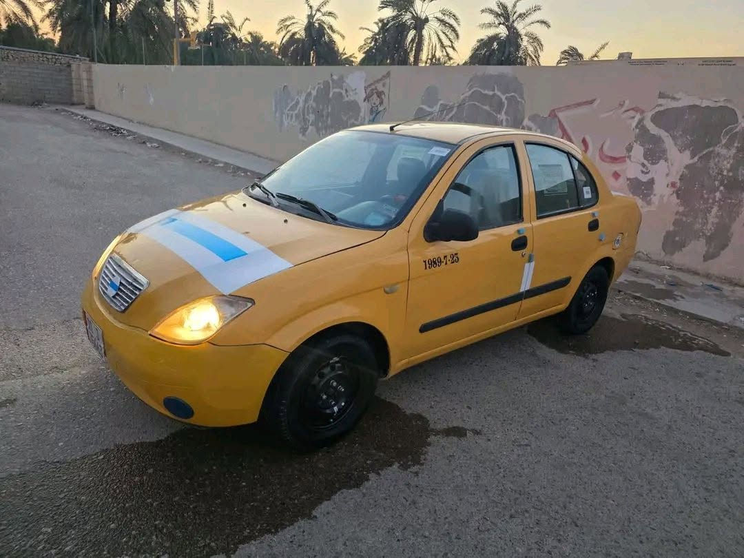 طيبه للبيع موديل 2015 سياره جاهزه من كلشي محرك و كير  و تخم تاير و تبريد شغال سياره مصفره هيه و غرامات 
عنوان السياره بغداد شعب
السعر ٣٣ وبيها مجال 
رقم الهاتف ***********
