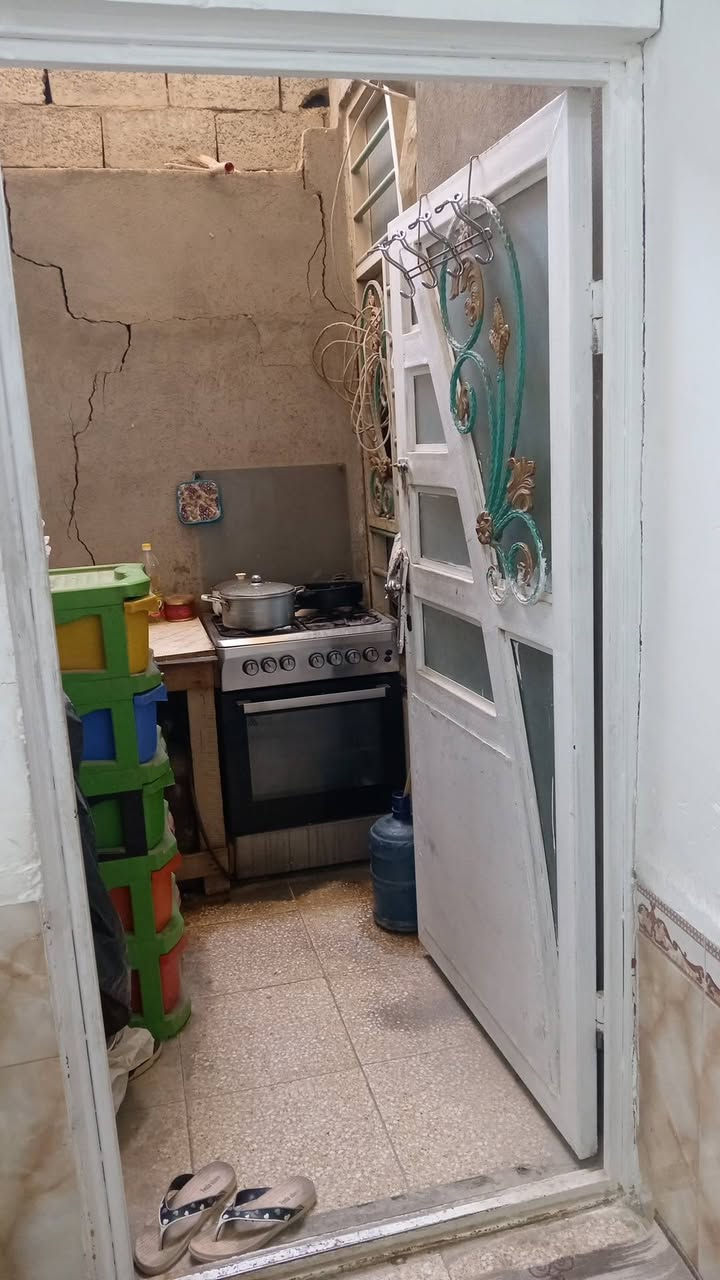 بيت زراعي للبيع المساحة ٥٠ متر شارع المطار مقابل باب الخروج السعر ١٧ قفل رقم واتساب ***********
