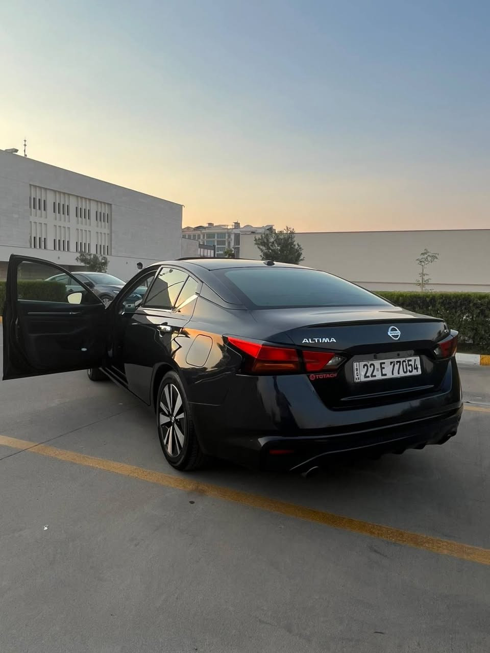 Nissan altima 2019. Sv+    سەیارەکـە نمـونـەیـە لـەجوانی  فـولل مـواسەفـاتـە.  سلایـت بـەسمـە شـەخال.کـوشـین هیـتـەر.سوکـان هـیـتـەر  شـاشـە گـەورە .حـسـاس رادار 360 پـلـە لایـت لـید عـەدەسە دەبـل گـزۆز  تـەبریـد لـەمـس تـەبریـد دوو زۆن کـوشـین کـارەبـا کـامل جوانـکاری بۆکـراوە  بـەنـسبـەت بۆیـاخ 2پـارچـە بۆیـاخ بـێ ژۆری ئـیرباگ بـەس سەوکـان سیستـامـە  گـێر مـەکـیـنـە تـەبریـد بـەشــەرت بـەنـاوی خۆمــە  (***********) أربيل, العراق
