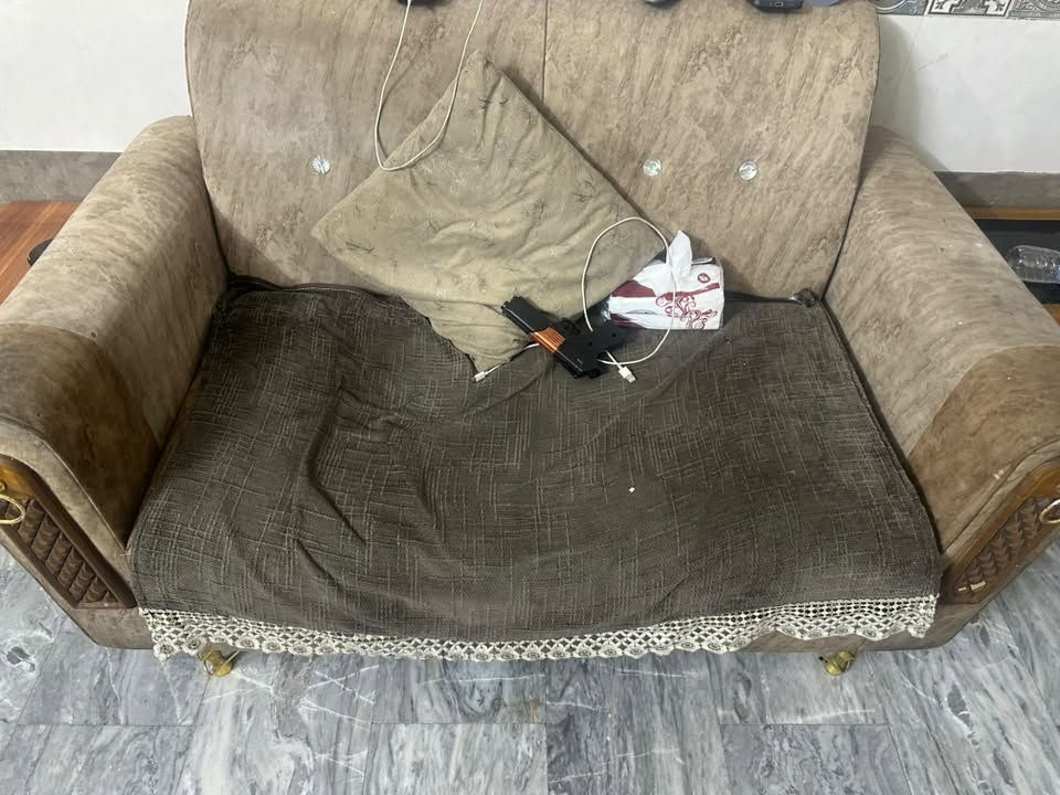 طقم ١٠ مقاعد • كنب • يحتاج غسيل