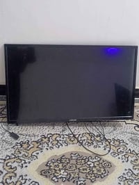 أل جي OLED • ٣٢ بوصة • مستعملة نظيفة
