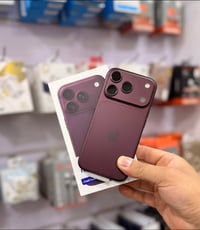 ١٨ برو • ٢٥٦ • برغندي
