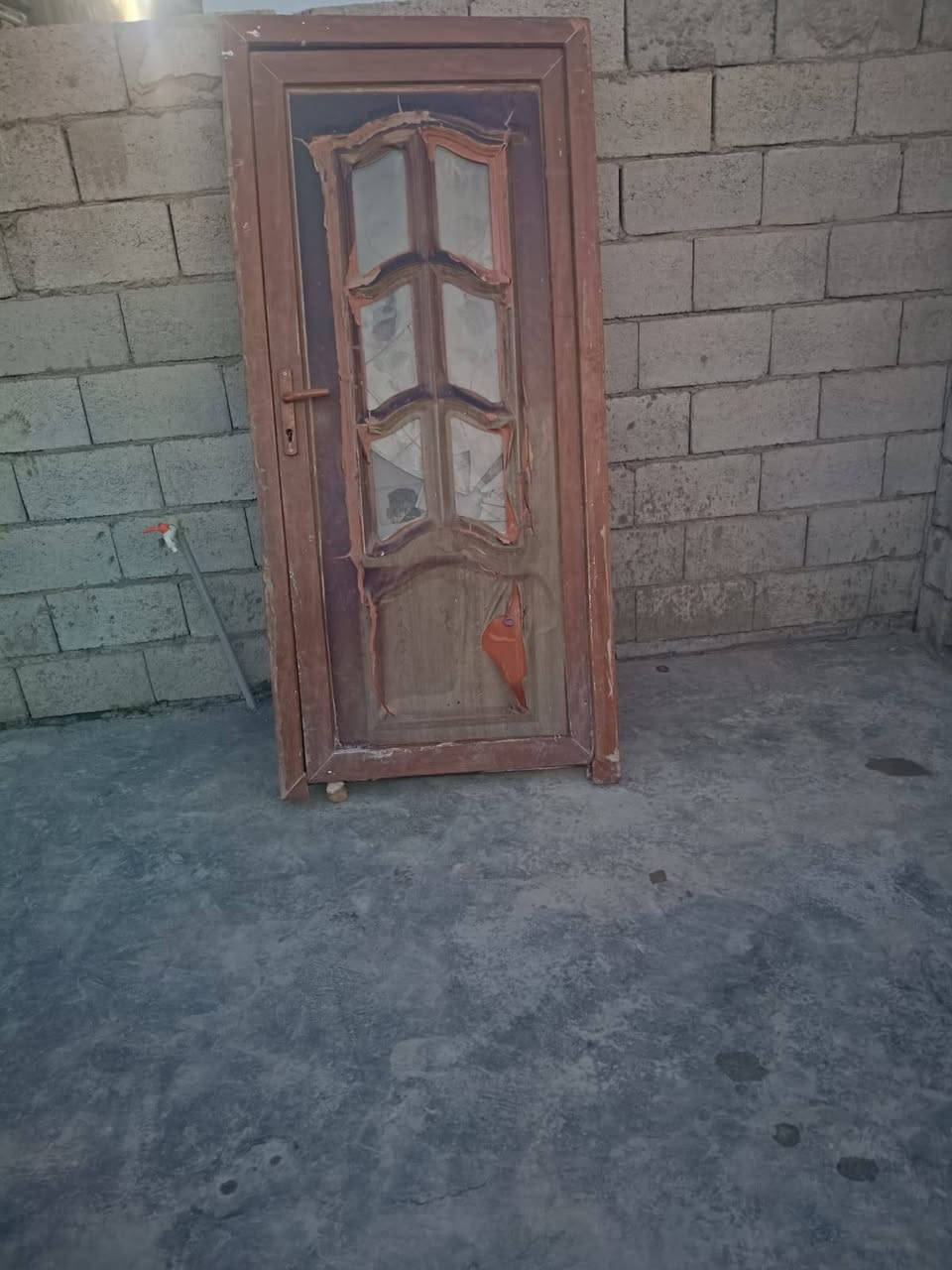 باب • للبيع