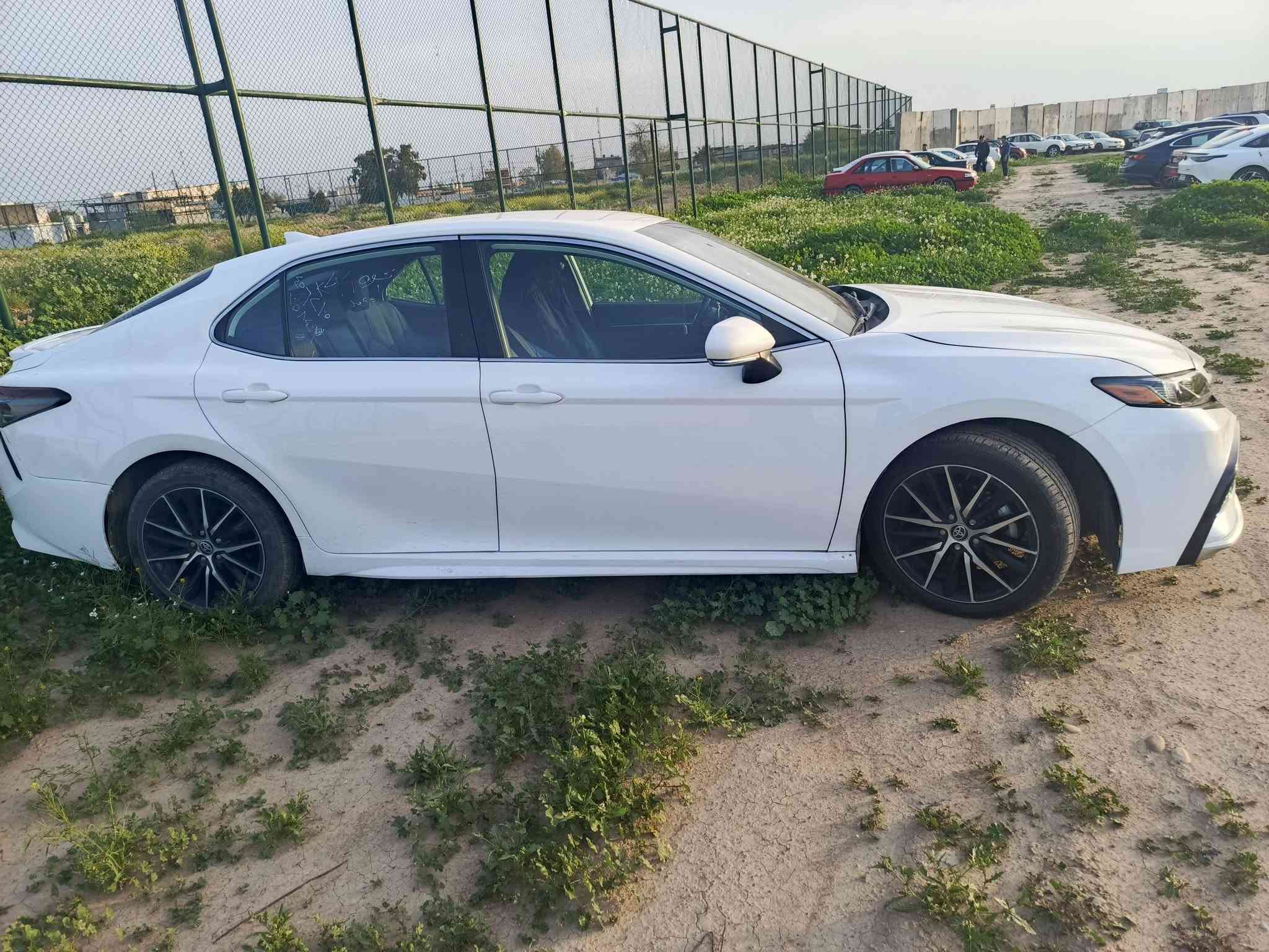 كامري 24 امريكا SE بيه 3 قطعه صبغ بونيت وجاملغ خلفي وباب مبدل خلفي جاملغ وباب بدون دواخل  بس من كدام بيه راس شاصي مرقم بسمي كوبون بنزين كركوك وياها سعرها بلاش بلاش 188 تعرف ابيض و24 ماكو هيجي سعر ***********
