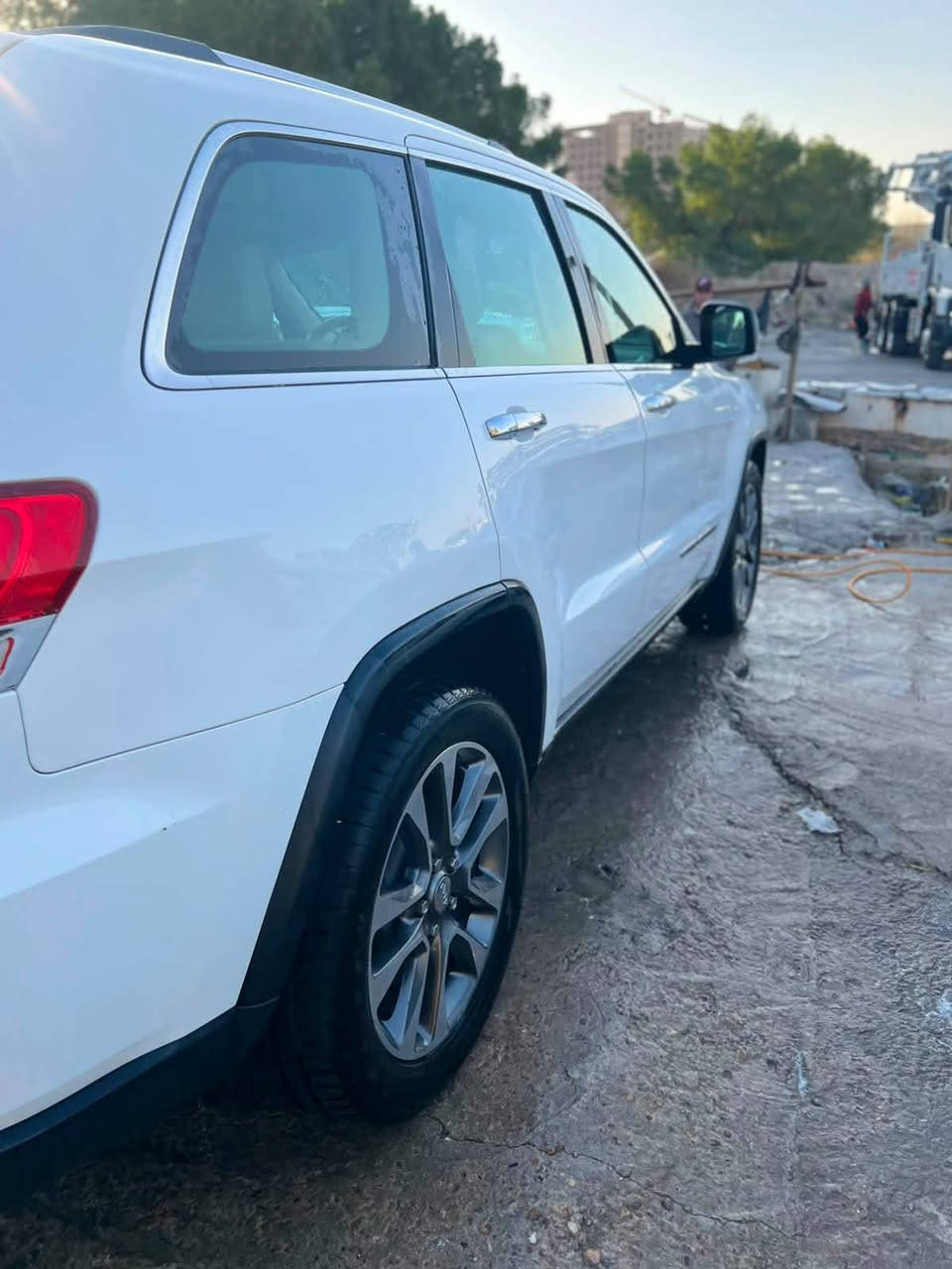 🔥 للبيع جيب كراند شيروكي 2018 لمتد - وارد خليجي مكفول 🔥

Jeep Grand Cherokee Limited 2018

✅ الموديل: 2018
✅ الفئة: لمتد فول 1/1
✅ العداد: 70 الف ميل فقط
✅ المحرك: 3600 V6
✅ الدفع: 4x4 فور ويل
✅ اللون: ابيض لؤلؤي / داخل بيج
✅ الوارد: خليجي - مكفولة كفالة عامة بدون صبغ وبدون حادث
✅ الرقم: بغداد الاوربي الجديد - بأسمي - جاهز للتحويل

المواصفات الفول:
بانوراما + 3 شاشات (امامية + 2 بالكراسي) + كراسي جلد كهرباء + تدفئة وتبريد + تشغيل عن بعد + صندوق كهرباء + رادار + كاميرا + حساسات + ويل 20

السيارة جديدة كلش ومابيها اي نقص نهائي - شرط الفحص

السعر: 255 ورقة وبيها مجال
المكان: بغداد
تواصل: ***********
