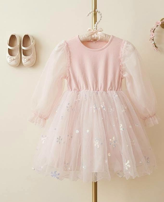 بدلات بنوتات  من عمر ٤سنوات لحد عمر ٦سنوات باله ماركه  اسعار مناسبه  سعر البدله ٦الاف عنوان ديوانيه ال بدير مقابيل مدرسه الفتح المبين اتصلو عالرقم لحد يراسلني الرقم بي واتساب وعدهم توصيل داخل ال بدير ***********
