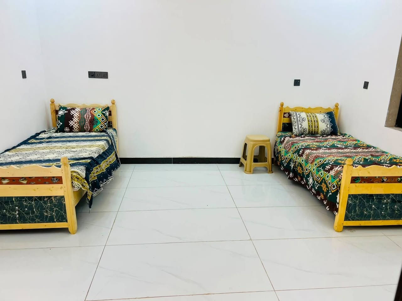 السلام عليكم مزرعة للإيجار بغداد الدورة البوعينين متوفر حجز طيلة أيام الأسبوع وبأسعار مناسبة للحجز و الاستفسار ***********
