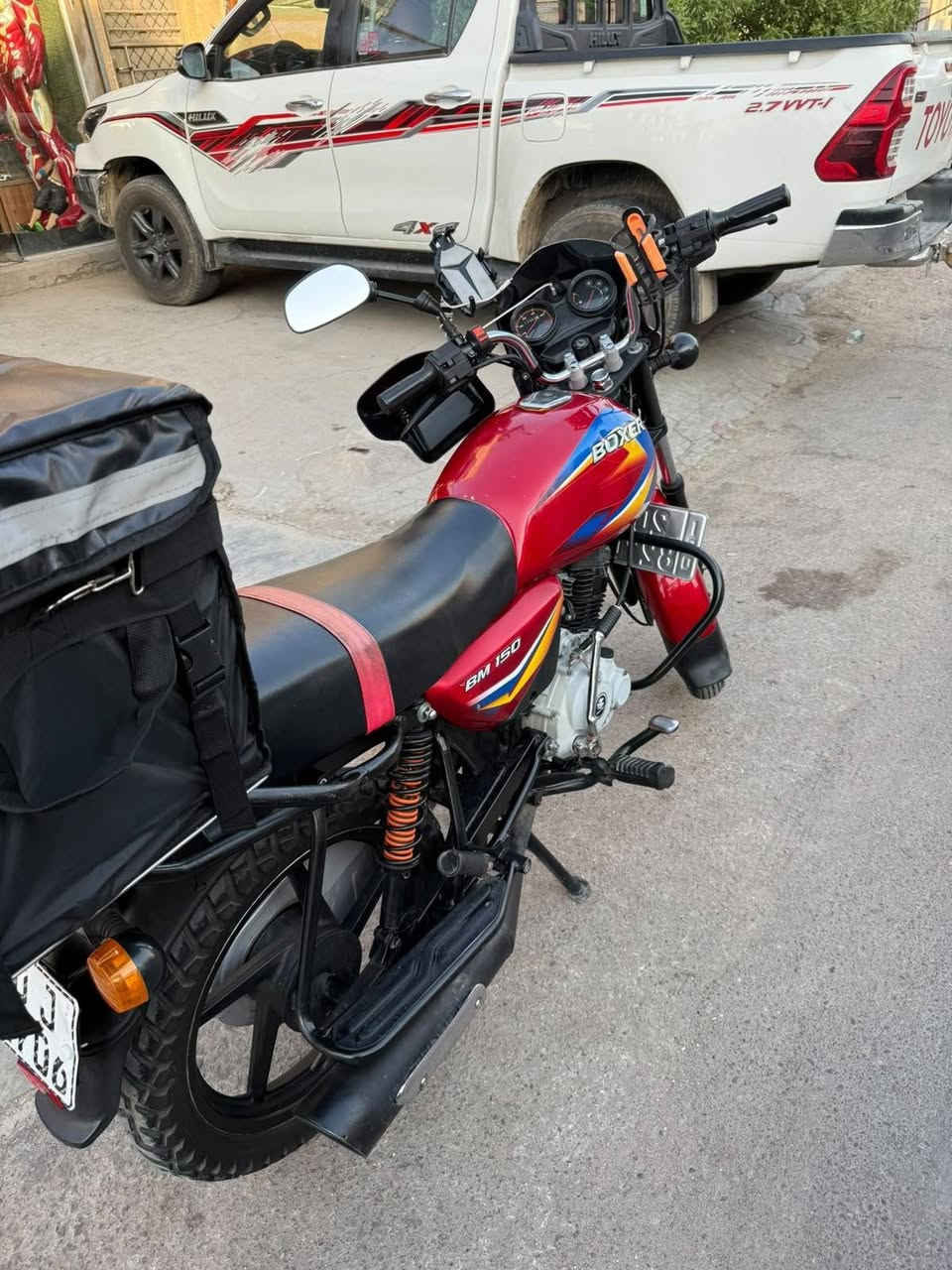 سلام عليكم بوكسر موديل 21 رقم ديالى مشروع وطني 
السعر 1800 وبيهة مجال قليل مكان بغداد الشعب 
رقم الهاتف ***********
