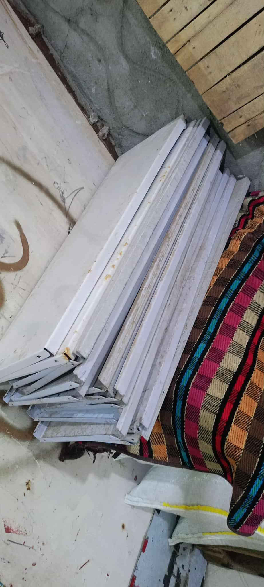 رفوف جداري • ٣٠/٢٥/٤٠ • بصرة