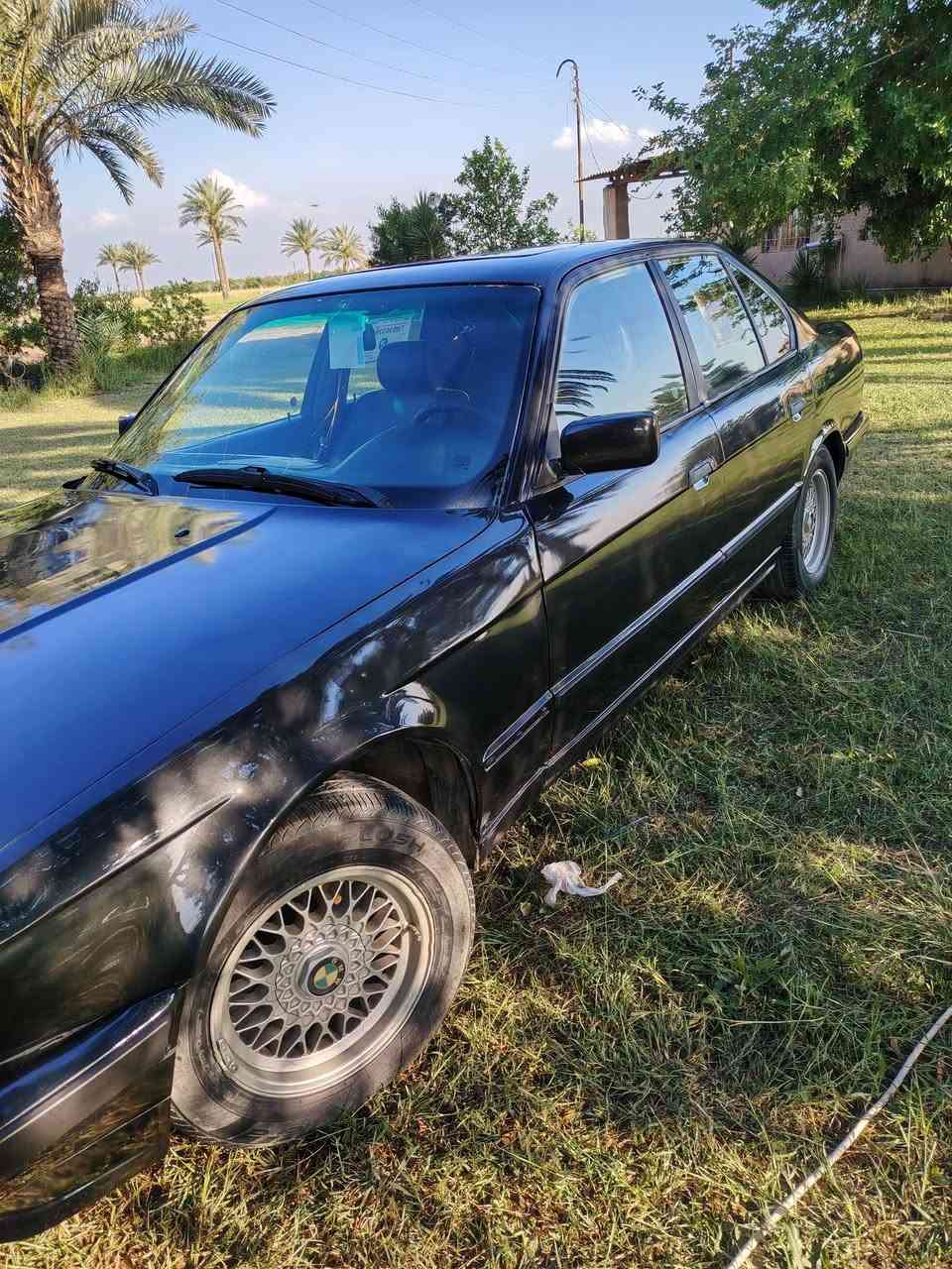 525اصل موديل 94محرك مسكر فانوص كير اوتمتيك مصبوقه عام جماليه كير ومحرك وصدر كله جديد نقصها بس تبريد ترايك وين متريد بيع مستعجل كلش سعرها من الاخير 40مكاني بغداد اتصل وتدلل ***********
