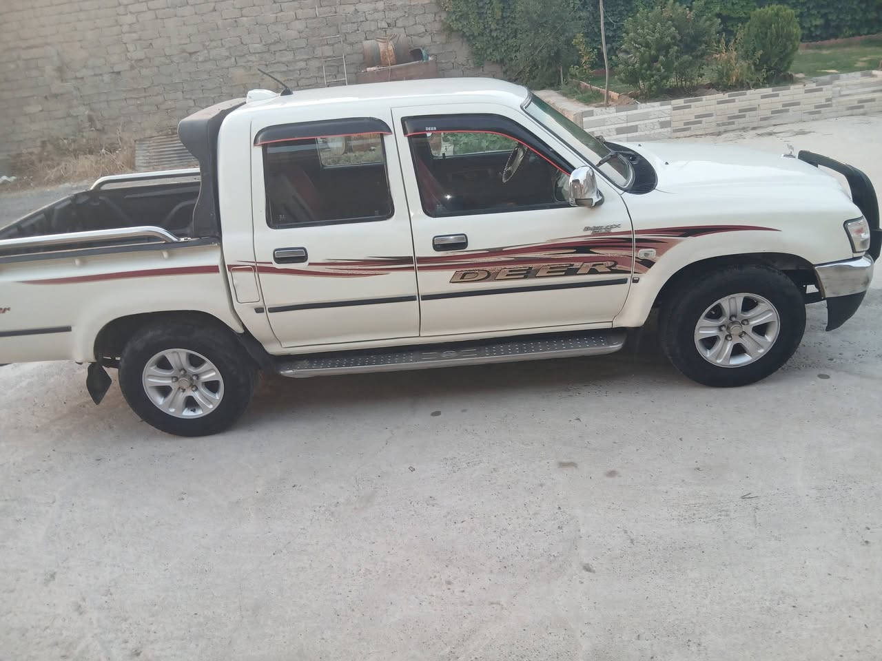 سيارة دير موديل ٢٠١٠ سنويه عظم رقم الماني محرك وكير شرط طغم تاير جديد وايرمنيا كل شغال كابون بانزين بيها تبريد وتدفئة السيارة شرط من كل شي صبغ نص باب شرط التحويل من الشرعي السعر ٧٠ورقة للاتصال 
***********
***********
