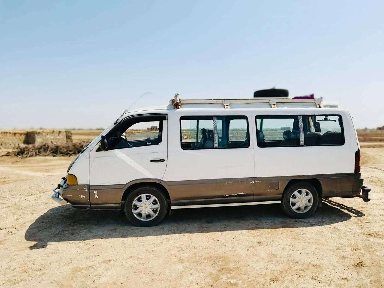 سلام عليكم سياره البيع حداديه جاهزه دخم تاير محرك يبخر بس ماينغص سنويه 2029سياره بسمي خطه قاسم حله ‏‪***********‬‏
