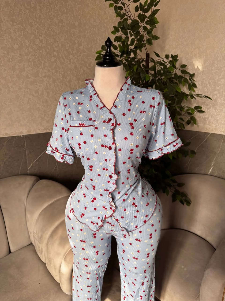 توفر بجامة الكرز 🍒

توفر تراك خامة فانيل قطني الأصلي 👕
خامة درجة أولى ومريحة جداً 🔥

📏 القياسات:
‏ L / XL / XXL

🎨 الدرزن تشكيلة 3 ألوان 
العنوان /كوت /حي الشهداء /شارع الاطلال
متوفر توصيل ***********
