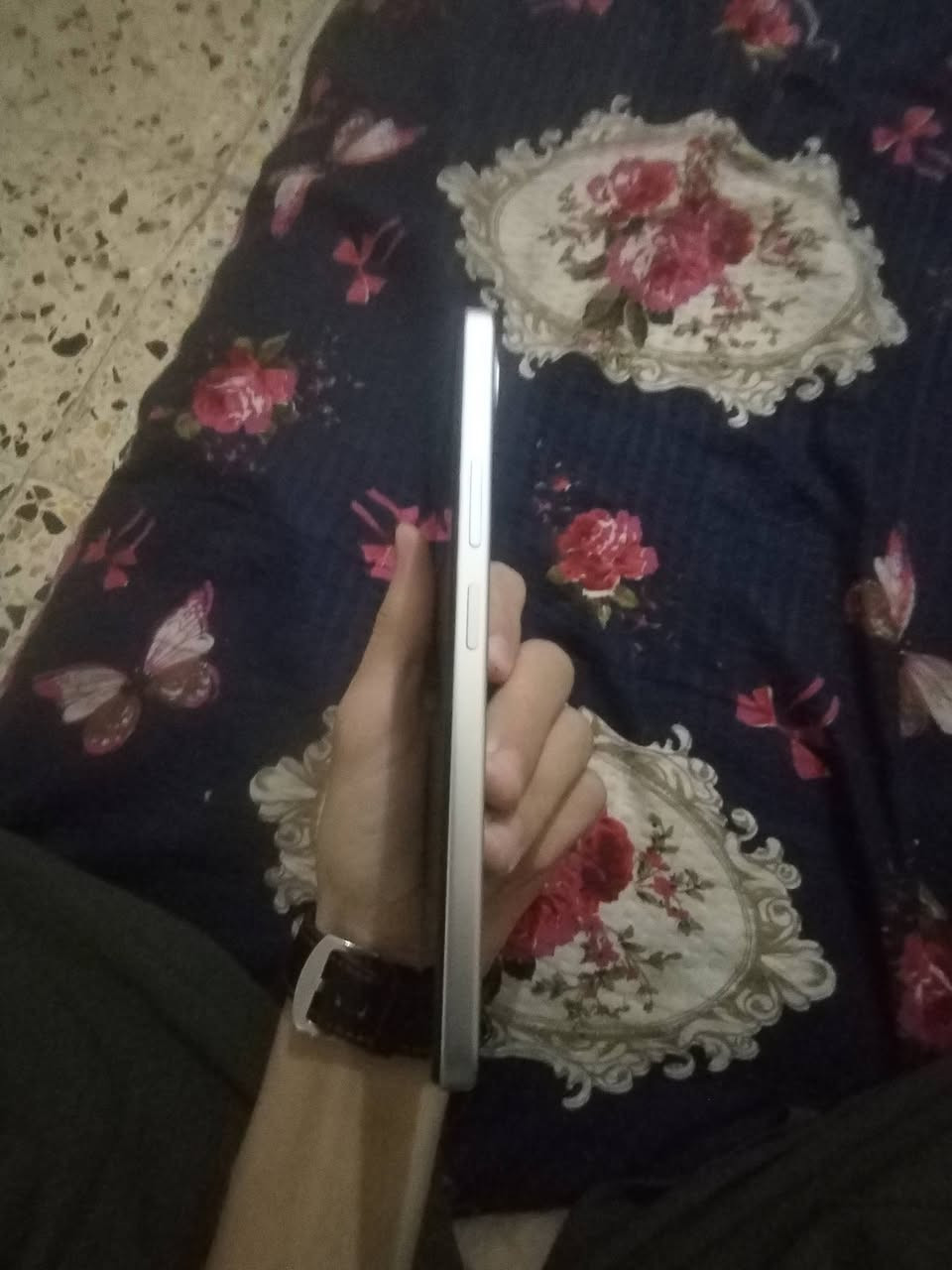 سلام وعليكم شباب عندي هاذ الجهاز جهاز جديد مامفتوح ولا مبدل ايشي بي جهاز جديد صارلي شهر من أخذته كامرته خير من الله واضحه وحلوه والله بس الجهاز ما يا ملحقات سعره 200 وبي مجال للطيبين يرهم مراوس بايفون مكاني بغداد الدوره رقمي بي واتساب فقط ***********
