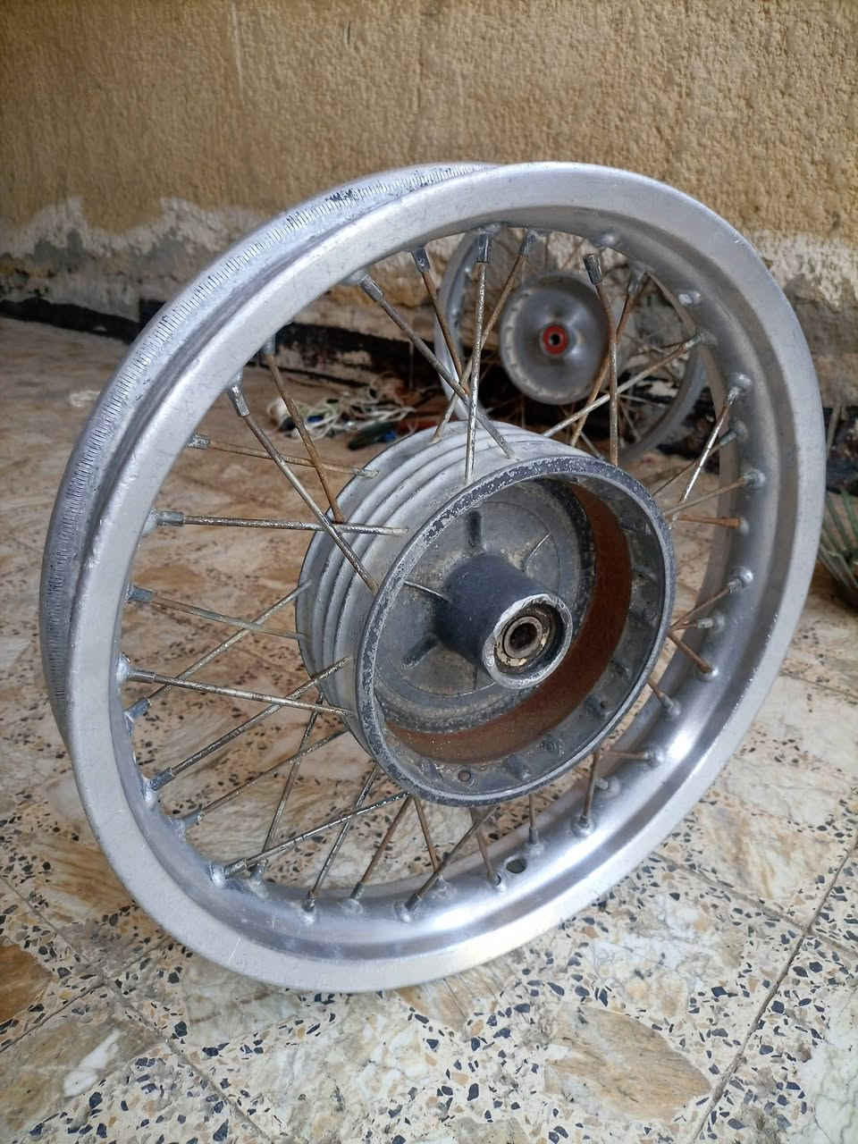 مرخص • بوربر • ٨١