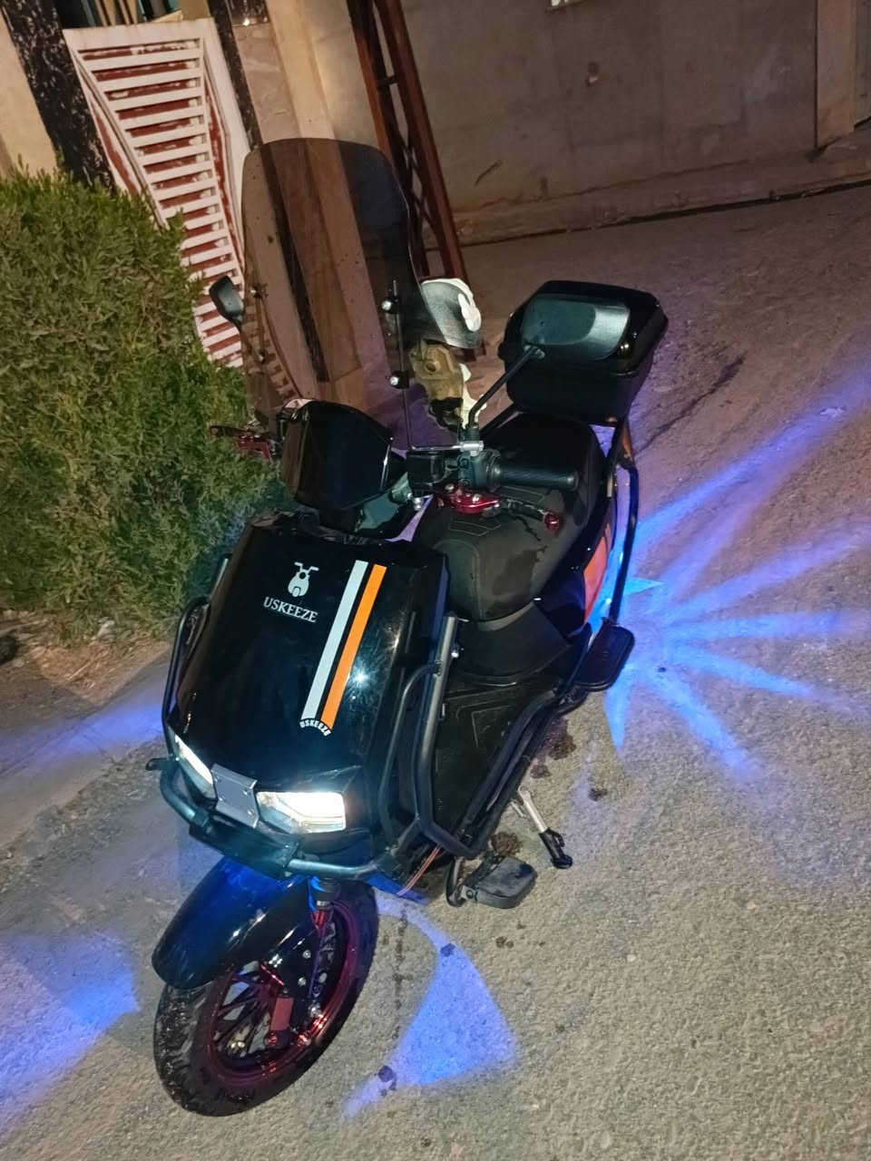 السلام عليكم
ماطور يوسكازي مدرع للبيع 

ملف 3800

بطاريات 6 مسطره 

ماطور نظيف 

السعر اتصل

***********
