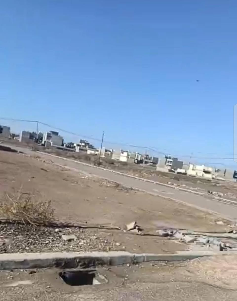سلام عليكم 
قطعه أرض طابو ملك صرف 125م² وجه 5 نزال 25 موقع بغداد المدائن سلمان باك حي شهداء خدمات كامله ماء كهرباء تبليط المزيد من تفاصيل الاتصال على رقم وتساب ***********

#ملاحضه القطعه ب اسمي
