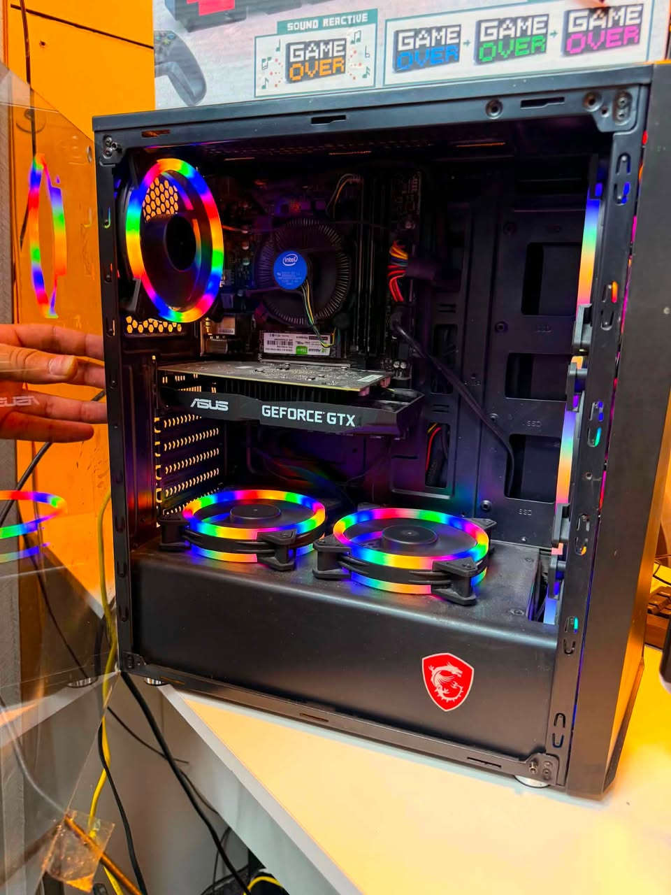 بي سي للبيع
:

المعالج core i5 9400f 

كرت الشاشة GTX 1650

رامات 8 في 2 ddr4

ssd 256 

MB B365M pro-VH 

Power 600 W

كيس 6 ڤانات RGB

ملاحضه يشغل كل الألعاب فريمات قويه روكت 360f

كيس +َماوس+كيبورد 

السعر 375 ألف فقط 

العنوان الانبار رمادي شارع السينما توصيل موجود 

***********/
