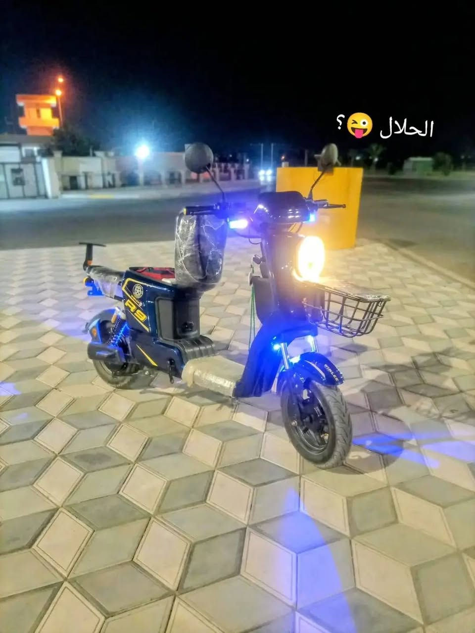 السلام عليكم 
ماطور ار 9 بعده بل كارتون مستعمل شهر واحد نظافه فول 
شراي يجي خاص او يخابر ***********
