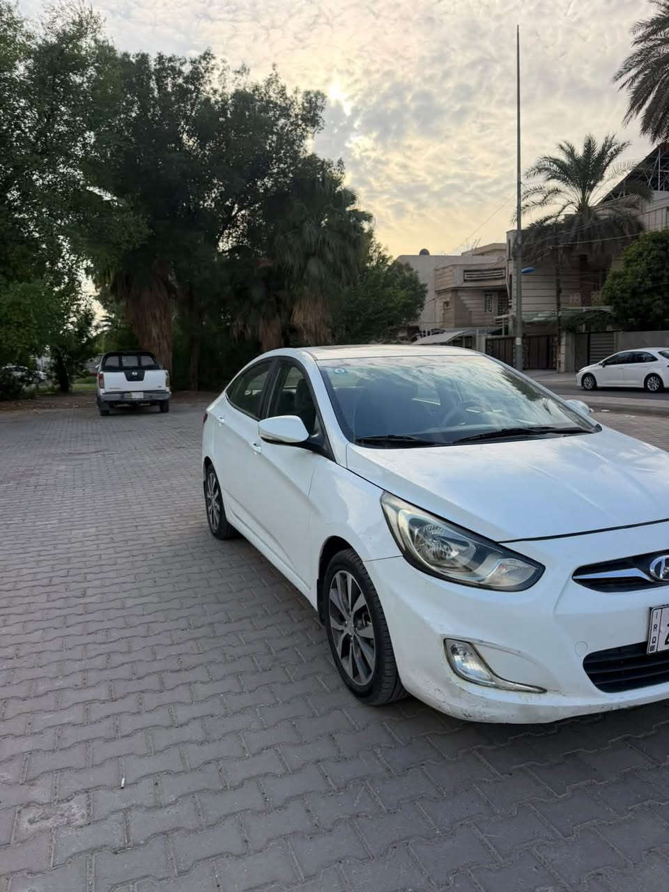 السلام عليكم مراوس او بيع اكسنت 2015 خليجي فول مواصفات السيارة رقم بغداد سنوية بسمي صبغ ربع بنيد و دوسة محرك كير تبريد كفالة السيارة بدون نقص السعر 93 ومجالها حك الجية للتواصل *********** مكاني بغداد منطقة الشالجية
