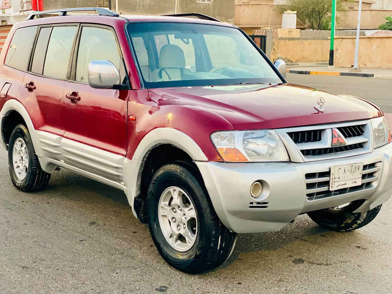 السلام عليكم للبيع باجيرو موديل 2002 رقم بغداد تحويل ثاني يوم سياره مكفوله من الكصه والنقل والضربه والكلبه والعيب الشرعي مكينه وكير فيفيتي جدد حداده طخم تاير ويلكب جدد سياره جاهزه وجديده السعر.59قفل 🔐  الاستفسار الرقم.*********** مكان السياره البصره الزبير
