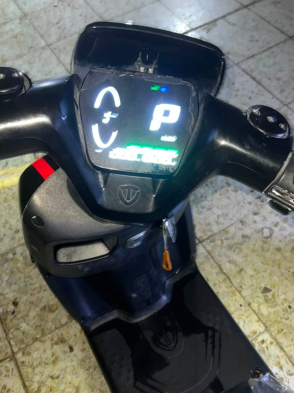 درجه شحن ام عيون ريان نضافه حلوه بطاريات جيد جدن بيه سريح وبصمه مريات 2 بطاريات تجي تشوفهن بعينك عنواني الغزاليه شارع الضغط سعر 650بيه مجال حك جيه اي ستفسار على رقم او خاص *********** فقط وتساب

