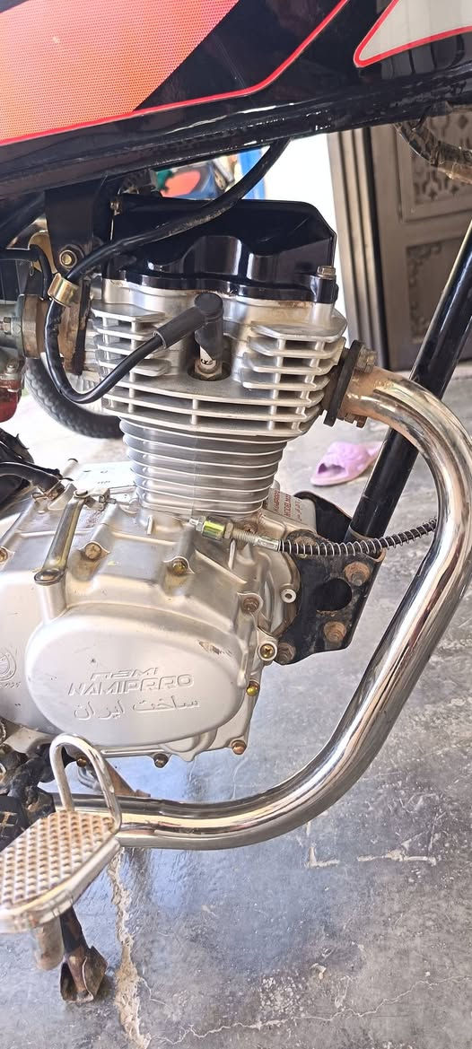 السلام عليكم هاي الدراجه للبيع موديل 22 كبس فول نظيف موديل شاصي 22 رفيع سعر 425 بها مجال قليل الشراي يجي خاص لو يخابر ***********

