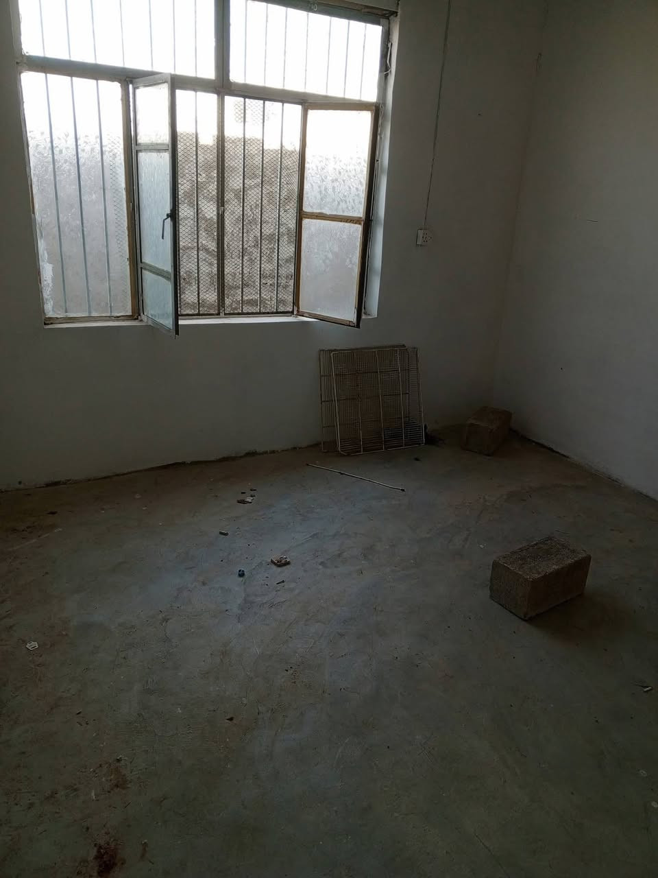 السلام عليكم
دار للبيع قرار 320 اجرات كلهة كامله اكتبك تروح للطابو تسجل بسمك بعد ميخصني اني ب17بي مجال بسيط  كاطون رازي خدمات كامله صور كدامك مو تخابرني وضل هيج وهيج معتاز ودبيعه بناء سنه 25 تفصيل كلهة كدامك مال بيت،رقمي ***********
