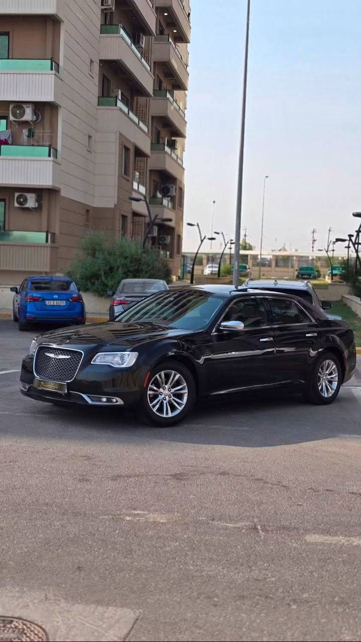 السلام عليكم
📢اوباما C300 
موديل 2016
🔸️رقم بغداد جديد  
مواصفات
🔴 بانوراما
🔴 كشنات جلد 
🔴 كشنات كهرب 
🔴 كشنات تدفئه 
🔴 تبريد قطعتين 
باقي مواصفات معروفه
ماشيه 170 الف كيلو 
🔹️ ضررها _ مبدل باب السايق وباب النفر نفس اللون بدون ضربه  + جاملغ الامامي الايمن صبغ بخ بدون فتح وبيها كم مكان بارد 
🔹️سونارها موجود الي يريدو يدزلي خاص 
🔹️مكان السياره موصل 
️📞للاستفسار ***********
