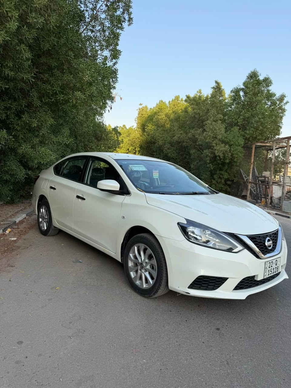 نيسان سنترا 2025 (Nissan Sentra)
ماشيه 21الف كيلو

✅ المواصفات :

✔️ ضمان شركة السور

✔️ زيرو (جديدة بالكامل)

🔧 المحرك والأداء:

🔸 محرك 4 سلندر سعة 1600 سي سي

🔸 ناقل حركة أوتوماتيك CVT

🔸 أداء ناعم واستهلاك وقود اقتصادي

🔸 نظام دفع أمامي

🔹 جنوط قياس 16 إنج

🔹 إضاءة أمامية LED

🔹 مرايا جانبية كهربائية

🔹 تصميم عصري وانسيابي

🔸 مقاعد قماش مريحة

🔸 تحكم بالمقود (ستيرن ملتي)

🔸 شاشة وسطية

🔸 نظام تكييف فعال

🔸 زجاج كهربائي

🔹 بلوتوث + USB

🔹 نظام صوتي جيد

🔸 وسائد هوائية

🔸 نظام ABS مانع انغلاق الفرامل

🔸 كاميرا خلفية

🔸 حساسات خلفية

 

ملاحضه السياره بيه فقط بارد بشكم مكان 

&السعر 118

***********
