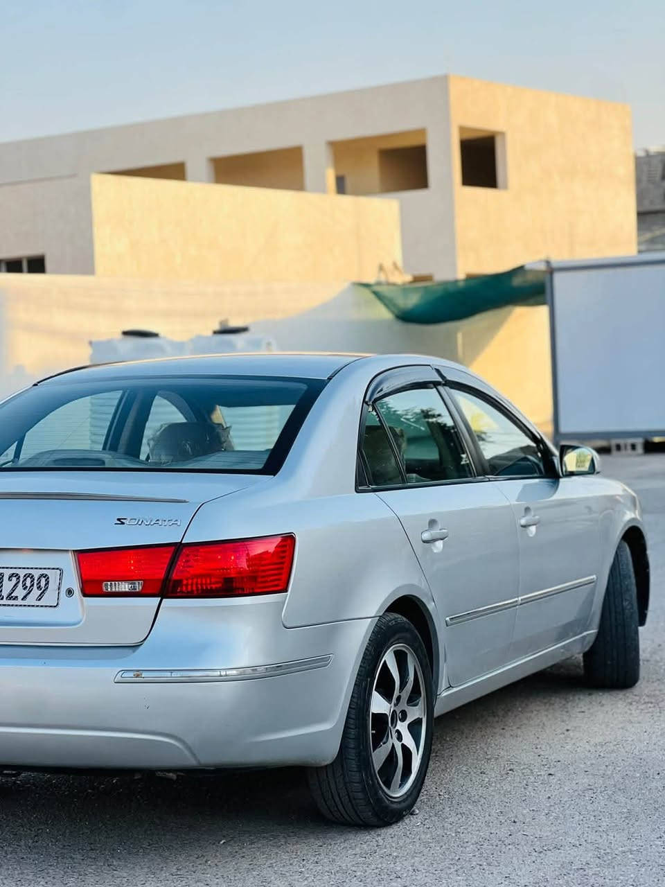 🚗 سوناتا 2010 (مقدس) للبيع
* الوارد: خليجي
 * اللون: سلفر 
 * الداخلية: مخمل
 * الرقم: بغداد (تحويل وسنوية جاهزة)
 * الحالة: كير ومحرك وشاصي بحالة ممتازة، تبريد شغال
 * الصبغ:  جامرلغ امامي السكن مصبوغ وبونيد مبدل بلاد 
يعني قطعه وحده صبغ 
💰 السعر: ١١٥ بيها مجال
📍 المكان: ديالى جلولاء ]
📞 للتواصل: ***********
