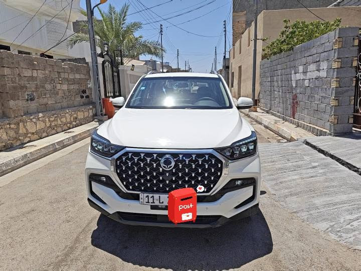 سياره   ريكستون (KGM REXTON ) بيع او مراوس بسياره ناصيه
موديل:2024  وراد كوري

حاله السياره: السياره جداً نضيفه   

السياره فول مواصفات   4WD  دفع رباعي

المحرك:2.0 لتر تيربو بقوة 225 حصان و 350 نيوتن متر من عزم الدوران

دخول ذكي.فتحة سقف.مثبت سرعة . وشاشه 12.2 بوصه تدعم  Apple CarPlay، و Android Auto. 

مصابيح أمامية ليد.المصابيح الخلفية الليد.

مقاعد جلد

تعديل المقاعد الأمامية كهربائي

تبريد المقاعد الأمامية

تسخين المقاعد الأمامية

تسخين المقاعد الخلفيه 

تشغيل بصمة

باب خلفي كهربائي

ملاحظه السياره بعدها بالضمان الشركه
***********
