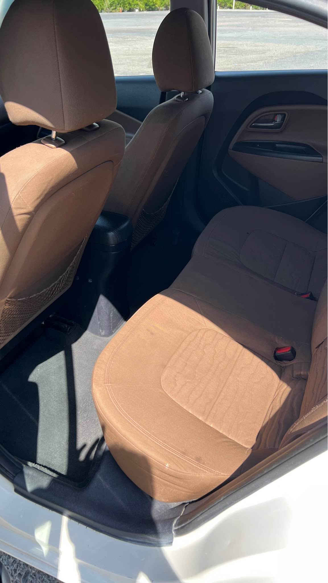 Kia rio 2014 سلاو ریز کیا رییۆی خەلیجی سپی بەفری گیرتۆماتیک+شاشەو کامیرە+سوکان ڤۆلیۆمو تحدید سرحە+جام کارەبایوو ئاوینە شەفت +سئ مۆدی لیخورین حادیو تماتیکو شەفتی سوکان+ مەکینەو گیرو تەبرید بەشەرتی فەحس سەیارەکە ئی مالییە بەناوی خۆمانە زۆر خاوینو بئ مەسروفە چرکەی تیدانیە رەقەمو سەنویو هەزەی هەموو نوییە وەکو سبوغ سئ پارچەو بستیکی هەیە بئ ژۆریو بئ ارباك پیشو پشتی کەپسە بەناوکردنو غرامەش بەشەرت سحری ٧٨ کەمیک مەجال لە هەولیرم  م*********** أربيل, العراق
