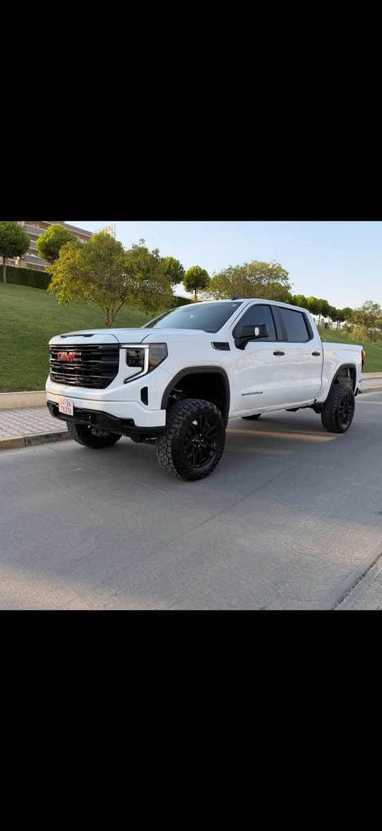 GMC~2024~
سياره ٢ قطع سبوخ بدون دواخل أرباكات مو تاك✅

السيارة مرفوعة، وبلاكات الرفع أصلية من وكالة GMC في أمريكا 🇺🇸 
سياره بشرط كول دةعامي لل دةعامي كول شرط✅
٥٨ كيلو فقط ماشيه✅
سيارة سعر مناسب خادص مابية دواخل مابية شرط✅
*********** السليمانية, العراق

نص مكتوب في الصور:
- Today 4:57 PM