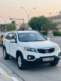 kia sorento 2012  بۆفرۆشتن  ١٨٥ هەزار رۆیشتووە و تبرید مرکزیة  وەرەقەی...