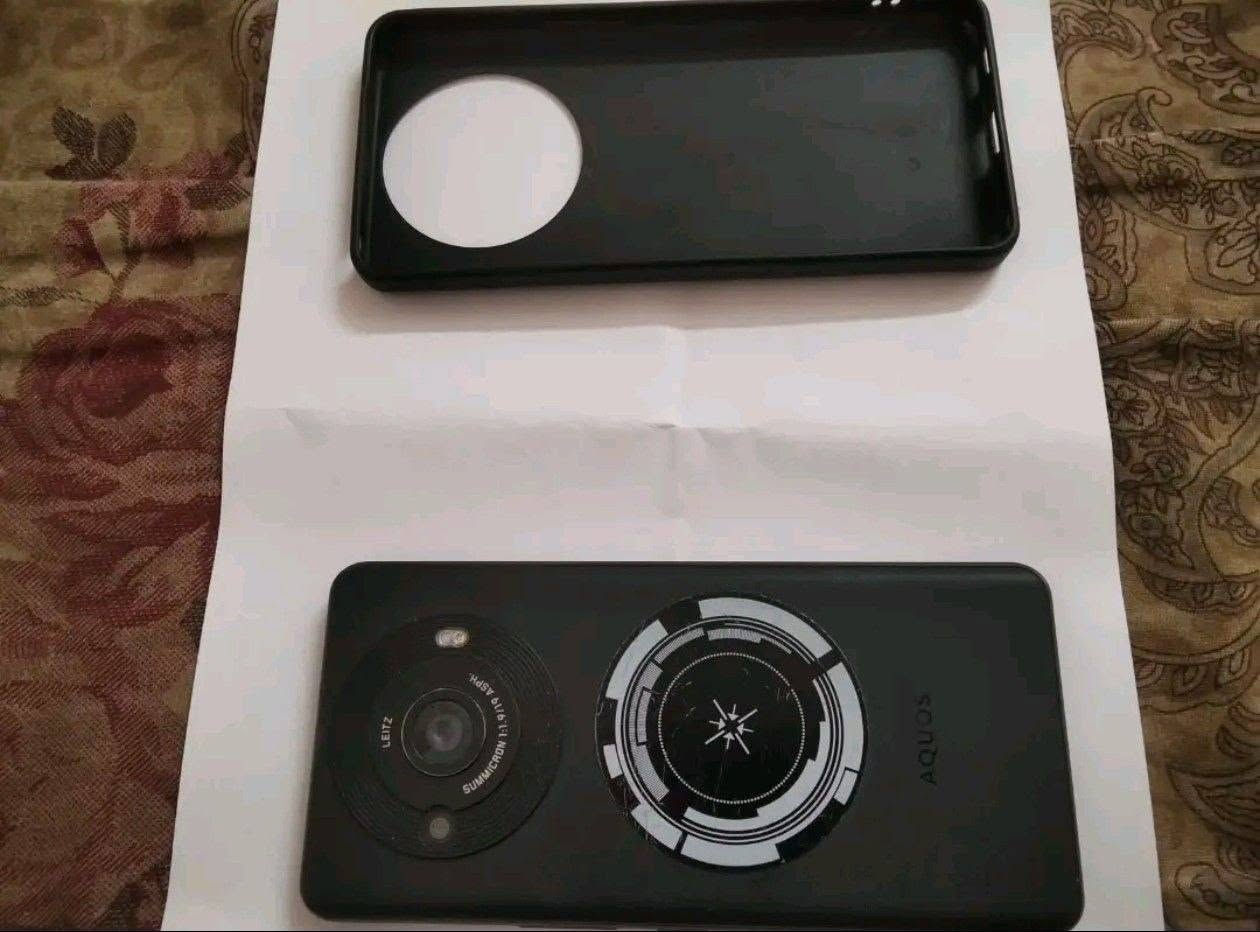 شارب اكووس R8 برو • رام ١٢ • بطارية فوق ٩٠٪