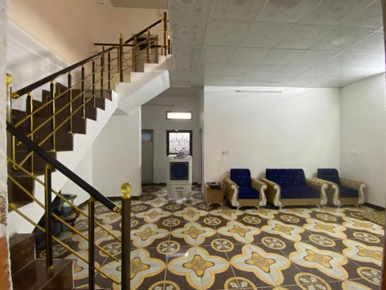 🏡 دار للبيع | تكريت – حي شيشين
📍 قرب دائرة التقاعد | موقع مميز جداً

📐 المساحة: 150 م²
📏 الواجهة: 7.5 م
📏 النزال: 20 م
🛣️ شارع الدار: 15 م

✨ تفاصيل الدار:
• 4 غرف نوم
• صالة
• استقبال
• مطبخ
• 3 مجموعات صحيات
• واجهة حجر
• شغل درجة أولى – مال جناي
• موقع مميز جداً

💰 السعر مناسب جداً

📞 للاستفسار والتفاصيل:
*********** ☎️
🏡 مكتب الامين للعقار على شارع 60 🏡
