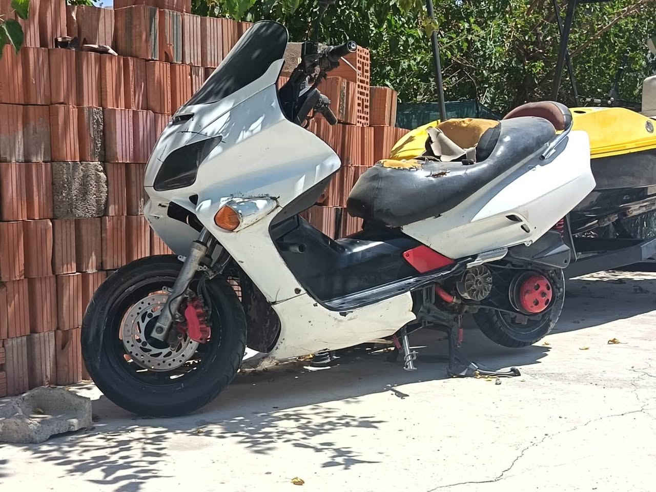 دراجه فورزه 06 شغاله يحتاج اله ترتيب شويه سعره 350
