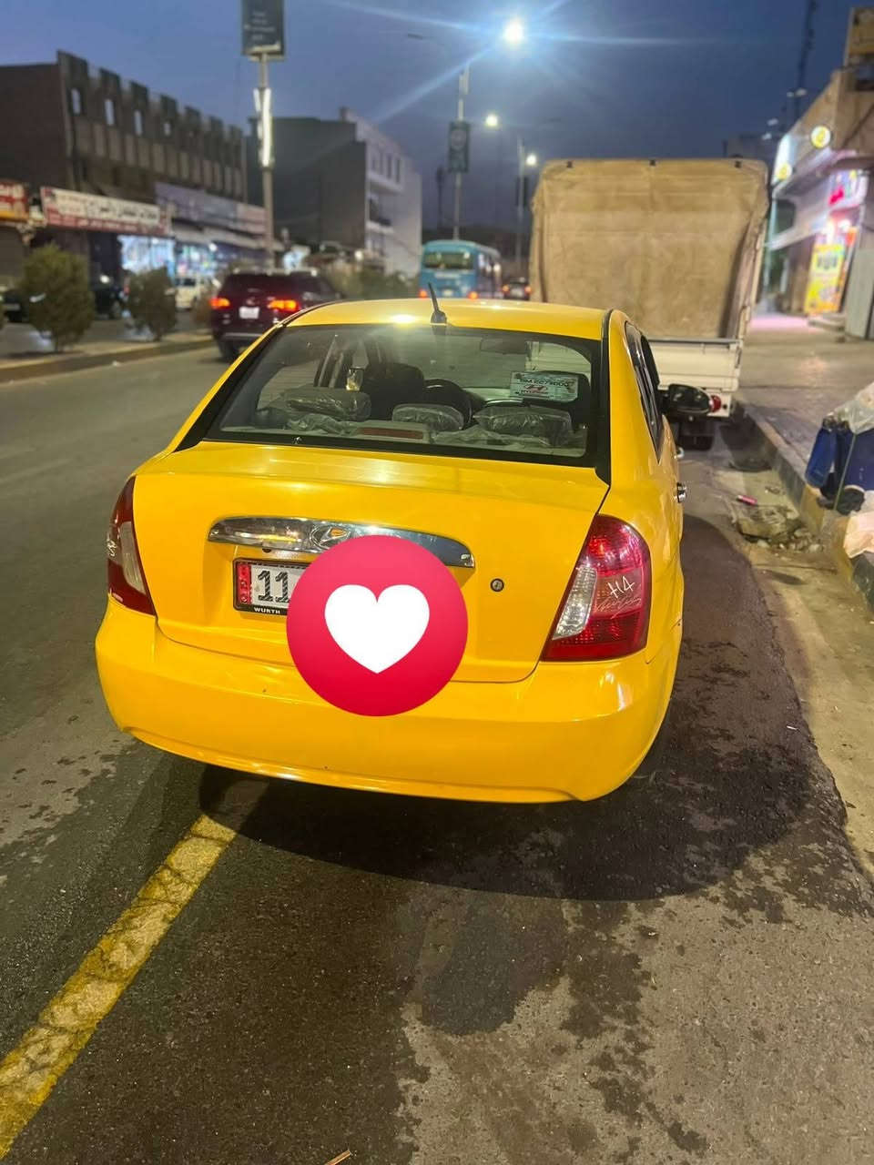 سلام عليكم اكسنت مديل 2008 خليجي بدون ضرر السعر 80 وبيها مجال  اتصال. ***********

