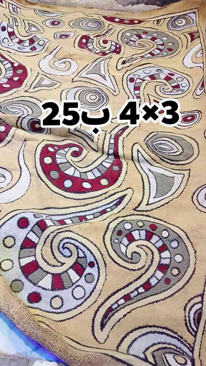 البيع
 وتساب ***********

نص مكتوب في الصور:
- فرشه حفر نظيفه عوزه بس غسل ب 25
- 25ب 4×3
- زوج مدات الوحده على 10