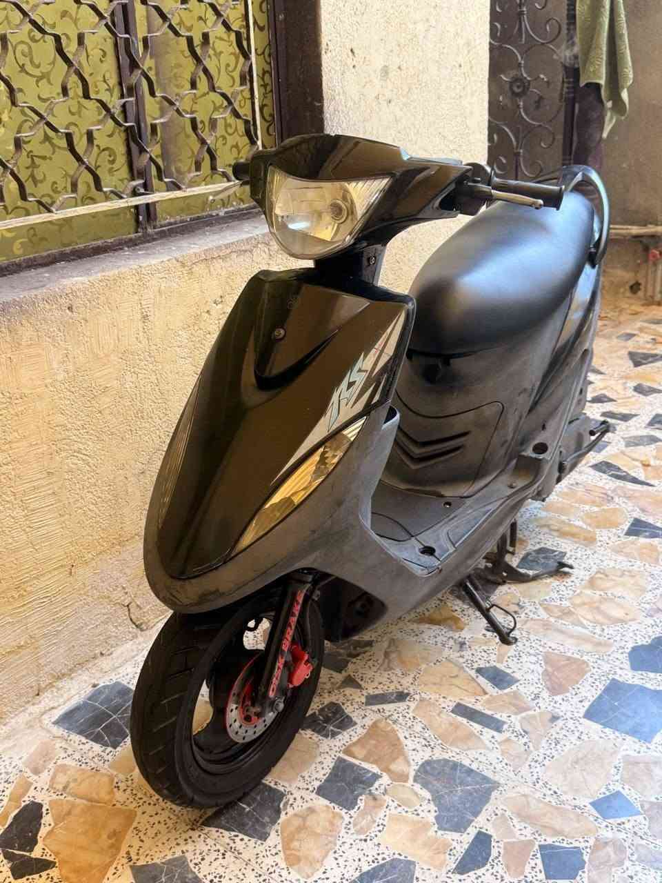 سلام عليكم دراجه للبيع نضافه فول دراجه صارله شهرين طالعه من الوكيل شراي اتصل***********
