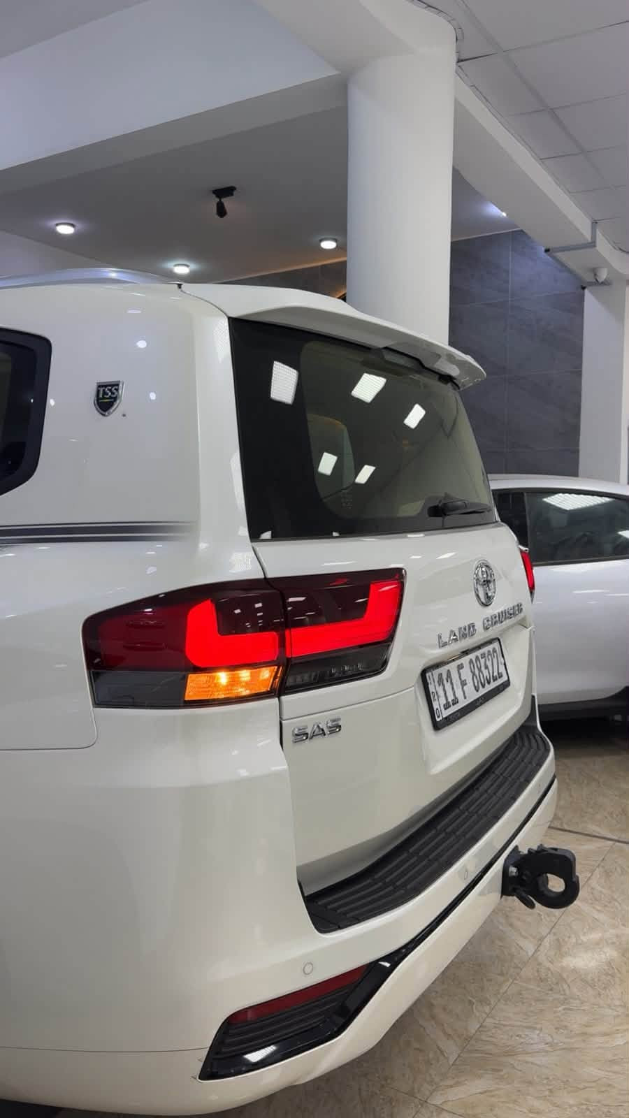 � لاندكروزر ساز 2025 GXR -Limited 🌟
• موديل: 2025 

 • المكينة: 4000 CC تنفس طبيعي 

 • ماشيه  ألف فقط بعده زيرو

 • ساز اصل ام الضمان تبديلات دهن وفلاتر مجانا 

٣ سنوات ضمان شامل جميع أجزاء السيارة 

 • مكفولة من كلشي
السياره بأسمي ثاني يوم احولك 

السعر 737$ وبيه مجال انشالله 

📍عنوانه بغداد كراده قرب ساحه كهرمانه 

        ***********

          ***********
