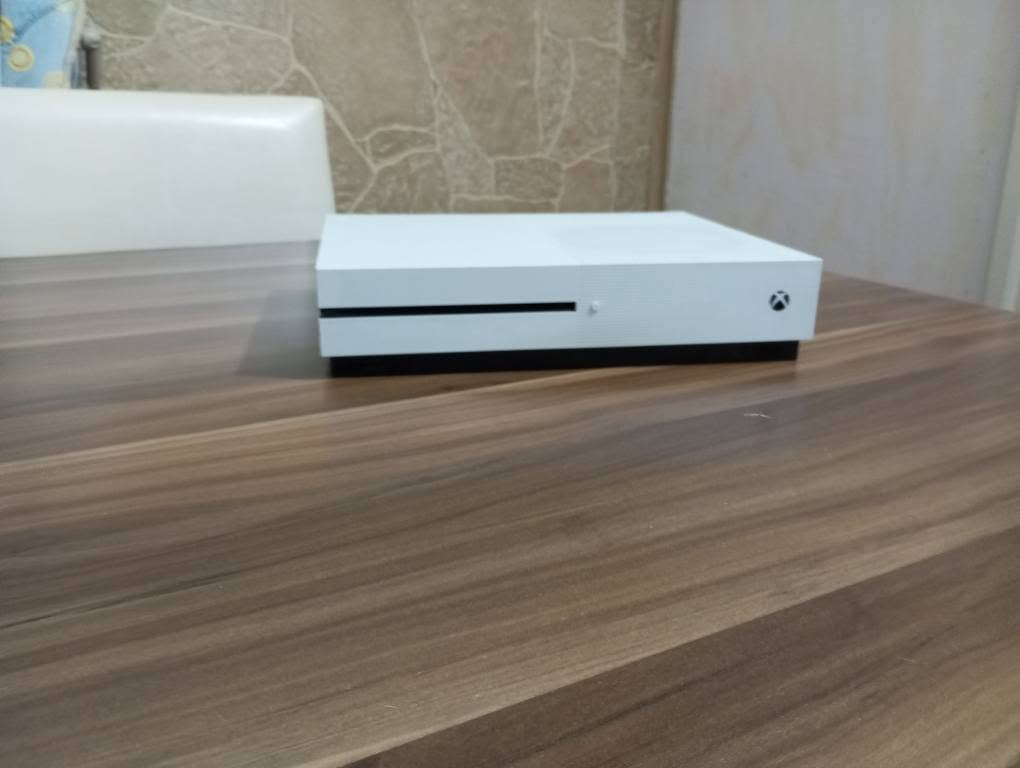 Xbox one s 1000g نەکراوەیە زۆر خاویێنە السليمانية, العراق
