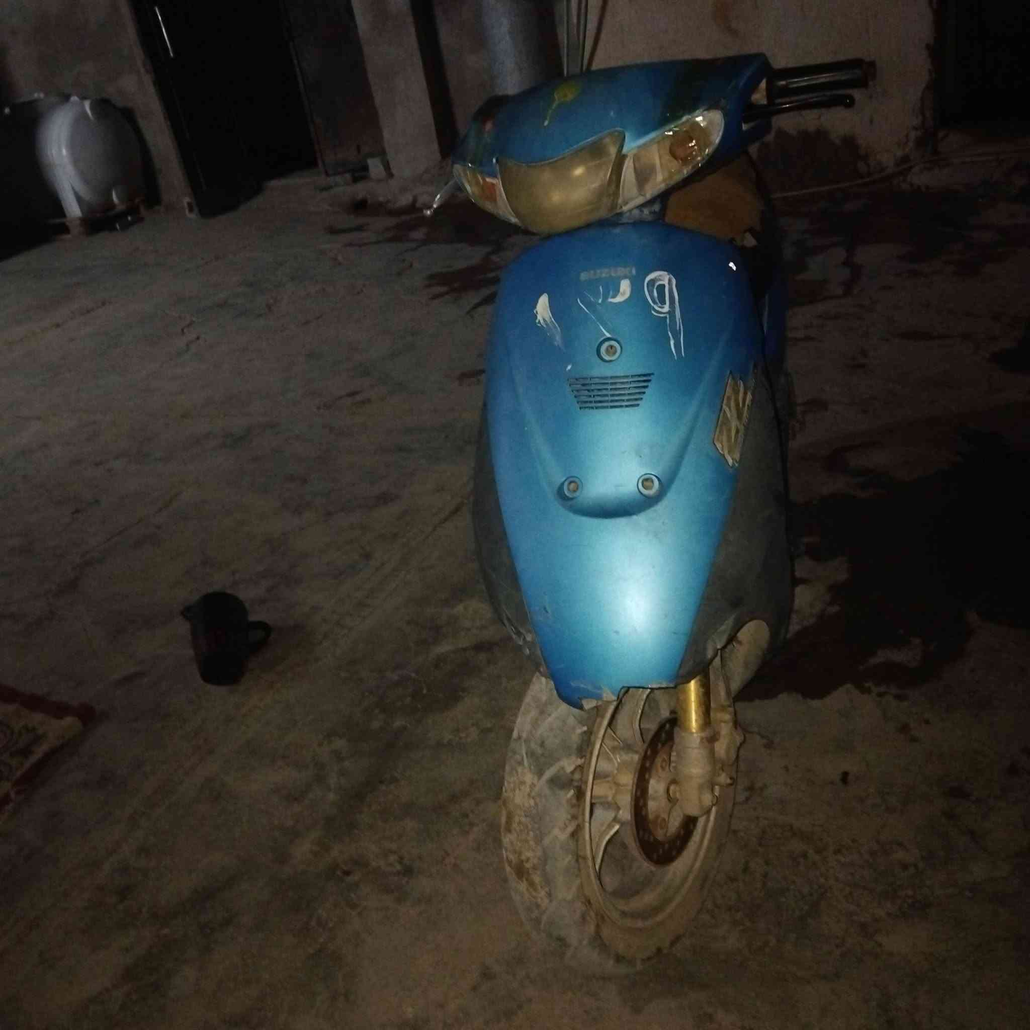 سلام عليكم دراجه البيع نوع زازوكي دراجه حلوه سعره 250وبيههه مجال عنوان بصره زبير اي ستفسار***********
