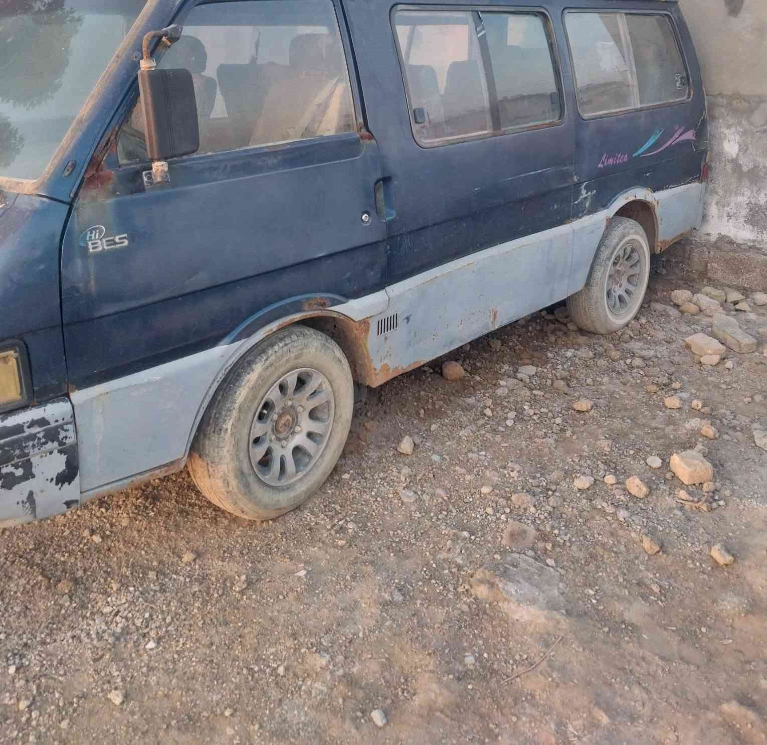 كيا بستا 1994 محرك كير اكسل نضيف  رقم ديالى الماني السنويه نافذه صارلها 4اشهر مصفره هيئه وغرامات تريد تحويل تريد وكاله السعر 18 وبيها مجال للشاري الجاد مكانها ديالى بعقوبه السياره مهموله تريد تريب  للتصال***********
