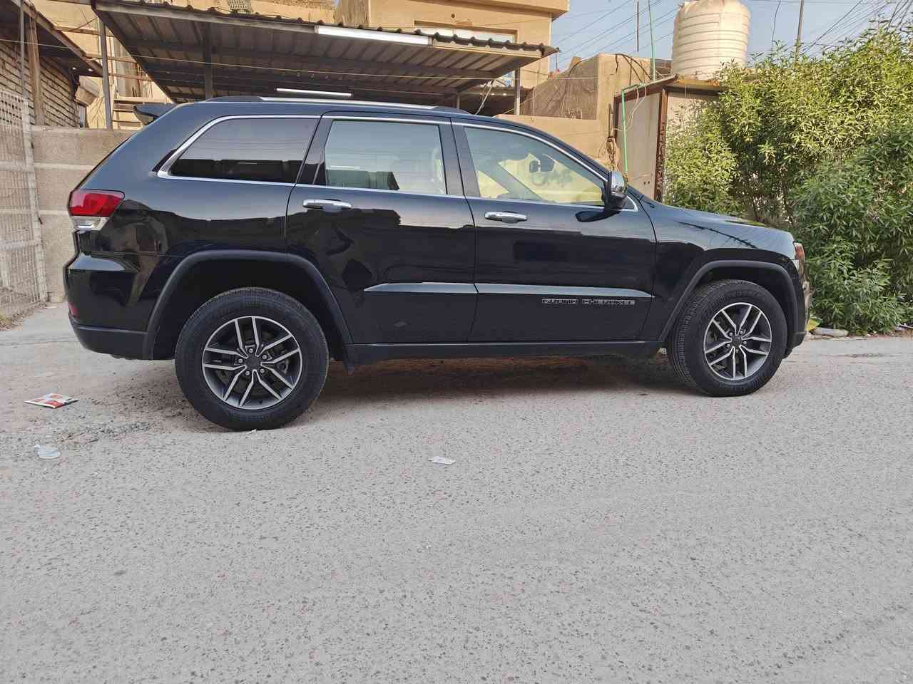 Jeep grand Cherokee limited 2021
تحيه طيبه
جيب جراند شيروكي ليمتد 2021
وارد امريكي ماشيه 50 الف فقط
ضرره بنيد وجاملغ امامي فقط
ومصلحه تحليح درجه اولى
شرط تجي ماكو اي اثر للضرر
باقي السياره مكفول صبغ وبارد
المواصفات
فتحه.  بصمه .شاشه
كشن السائق والراكب كهرباء
ذاكره مقاعد
تسخين كشنات مع مقود
رادارات وحساسات
الخ من المواصفات
السياره جديده وعليه اطارات جديده
ومن الداخل ماكو اي دكمه ممسوحه او كرده بالجلد
السعر 21000  قابل للتفاوض بالمعقول
***********
